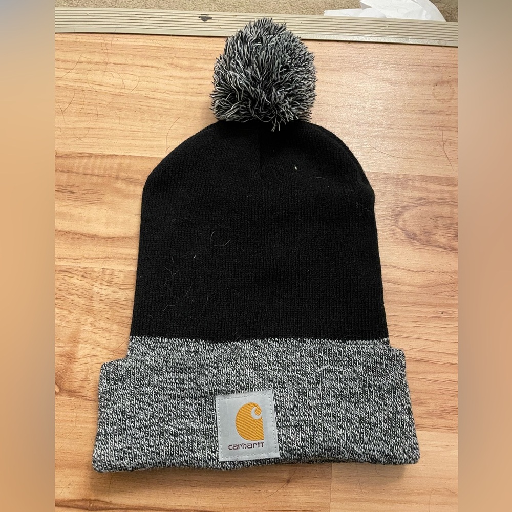 Ladies carhartt pom pom toque
